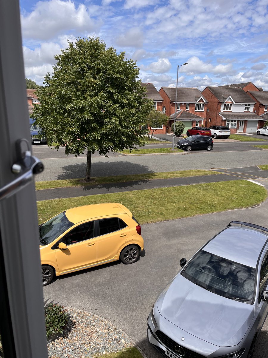 Over on TikTok #ManWithAMic is back !! 🎙️ 😎