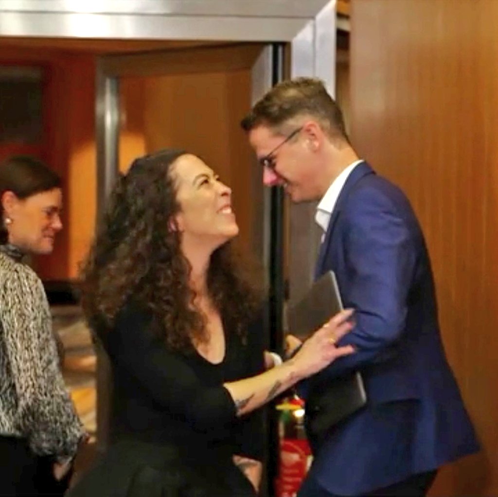 Storch_i tweet media