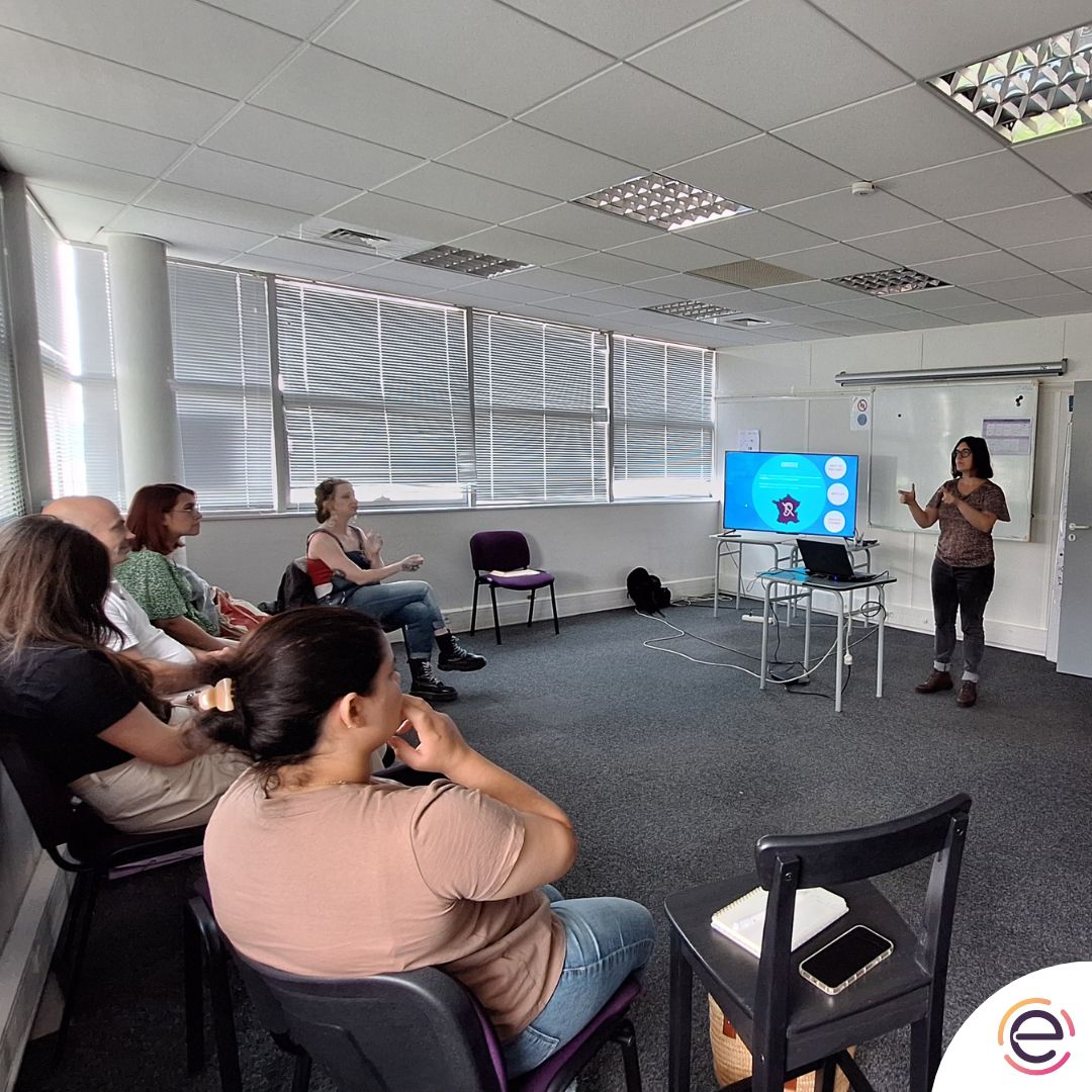 💥Ce lundi, Elioz était en visite à l’association <a href="/IrisLsf/">IRIS LSF</a>  à Toulouse !

Les stagiaires du niveau B2.6 en LSF ont découvert nos solutions d’accessibilité et <a href="/eliozcampus/">Elioz Campus</a>, le centre de formation 100 % accessible

Un grand merci pour votre accueil ! 🙏

#IRISLSF #Elioz