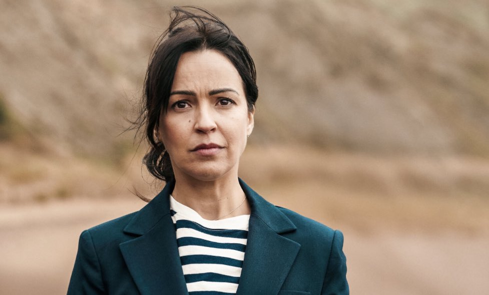 Solo paso a recomendarles una tremenda serie #Angela, una realidad muy familiar para quienes hemos sido víctima de abuso #narcisista. Para los “afortunados” q no lo han vivido, les dará pistas para reconocer, y quizás ayudar a alguien… #Netflix 👏🏻