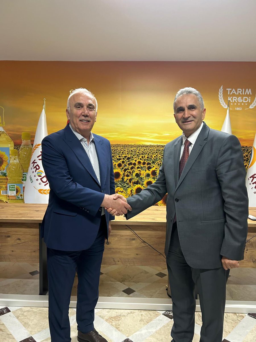 Tarım Kredi Genel Müdürü Hüseyin Aydın, Tarım Kredi Yağ Sanayi ve Ticaret A.Ş’nin Afyon’da bulunan entegre üretim tesisini ziyaret etti.  Genel Müdür Aydın, Tarım Kredi Yağ ve Tarım Kredi Süt’ün yetkililerinin katıldığı toplantılarda faaliyetler hakkında bilgi alarak,
