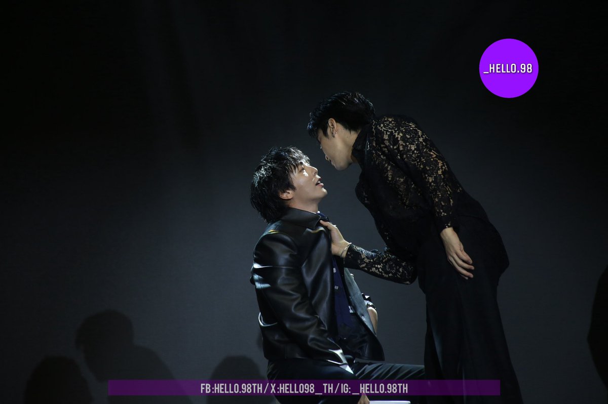 Hello98_th's tweet image. ‘อัพ-ภูมิ’  บรรยากาศโชว์ใน ซีรีส์สุดปังเรื่องใหม่ ‘รักแห่งสีลม’  

โปรเจกต์สุดปัง
#InsightEntertainment #Beyondthescreen ✨

UPPOOM BEYOND THE SCREEN
#BeyondthescreenxUpPoom
#UpPoom 
#uppoompat 
#poompps
#YYDSent
#InsightEnt2025