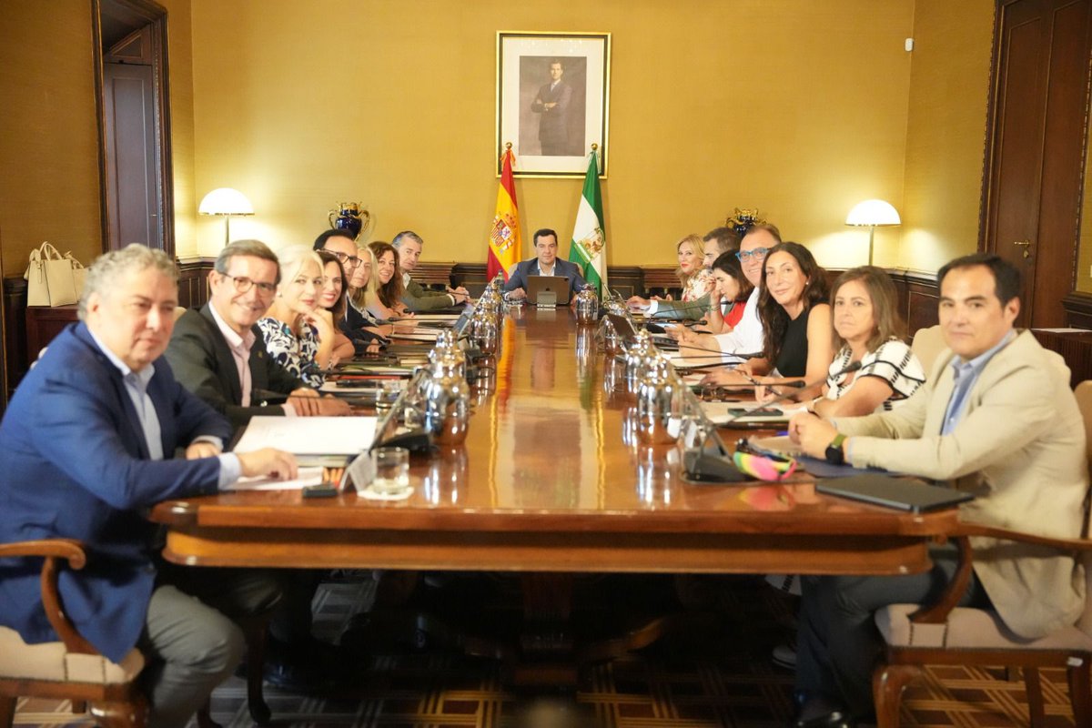 Rocío Díaz Jiménez (@rocio_diazj) on Twitter photo Invertir en carreteras, salva vidas.
El #CGobAND ha autorizado una inversión de casi 24 millones de euros para la rehabilitación de firmes en carreteras de <a href="/AndaluciaJunta/">Junta de Andalucía</a>.
#AndalucíaFunciona con <a href="/JuanMa_Moreno/">Juanma Moreno</a>. Invertir en carreteras, salva vidas.
El #CGobAND ha autorizado una inversión de casi 24 millones de euros para la rehabilitación de firmes en carreteras de <a href="/AndaluciaJunta/">Junta de Andalucía</a>.
#AndalucíaFunciona con <a href="/JuanMa_Moreno/">Juanma Moreno</a>.