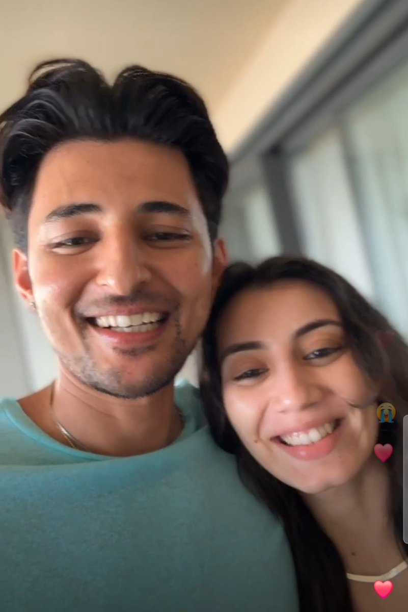 he's married to her and still blushes so hard everytime😭🤚🏼