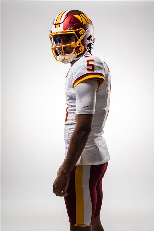 EricFlackTV's tweet image. More looks at the Washington Commanders New Super Bowl Era Uniforms & Helmet For 2025 Season 🔥 What's old is new again...RFK next?