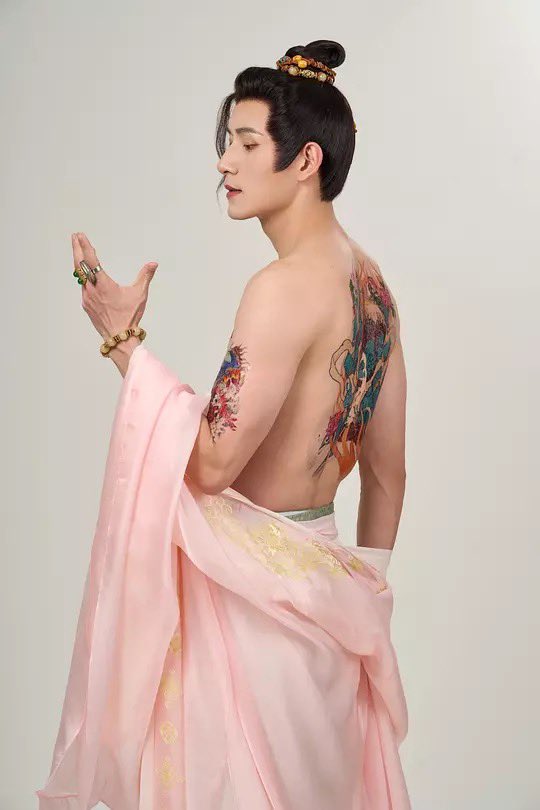 キモカッコよくて…なんか好き🥹

#唐朝詭事録第二季