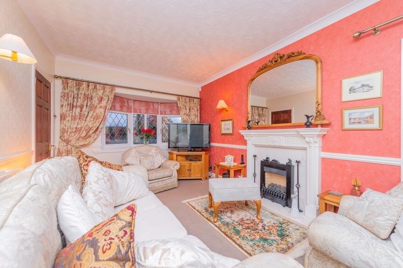 TalktoBowen's tweet photo. Oaklands, Maesbrook, Oswestry - Guide Price £625,000. Detached 4-bed country property in Shropshire with garages, outbuildings, pond set in 1.42 acres. Hit the link to view or call one of our helpful and friendly Oswestry team on 01691 652367 https://t.co/B6GJ9FPfQ3
#countrylife https://t.co/tRubcvyyT0