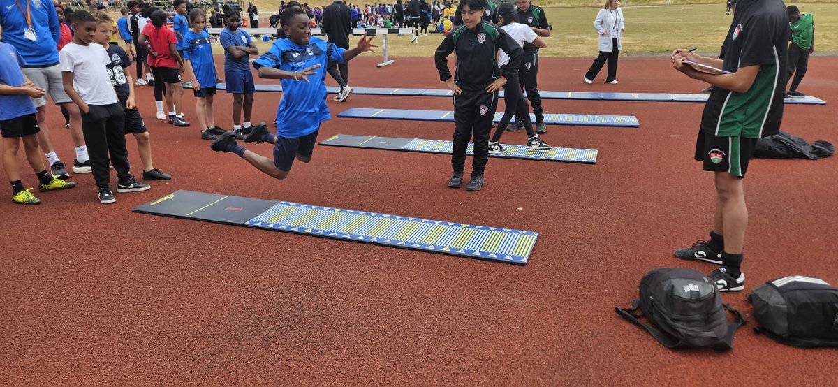 A huge congratulations to all our students who competed in the town athletic finals this week at Stockwood Athletics track. Wigmore took 2nd place and we are so proud of all the children 🥈