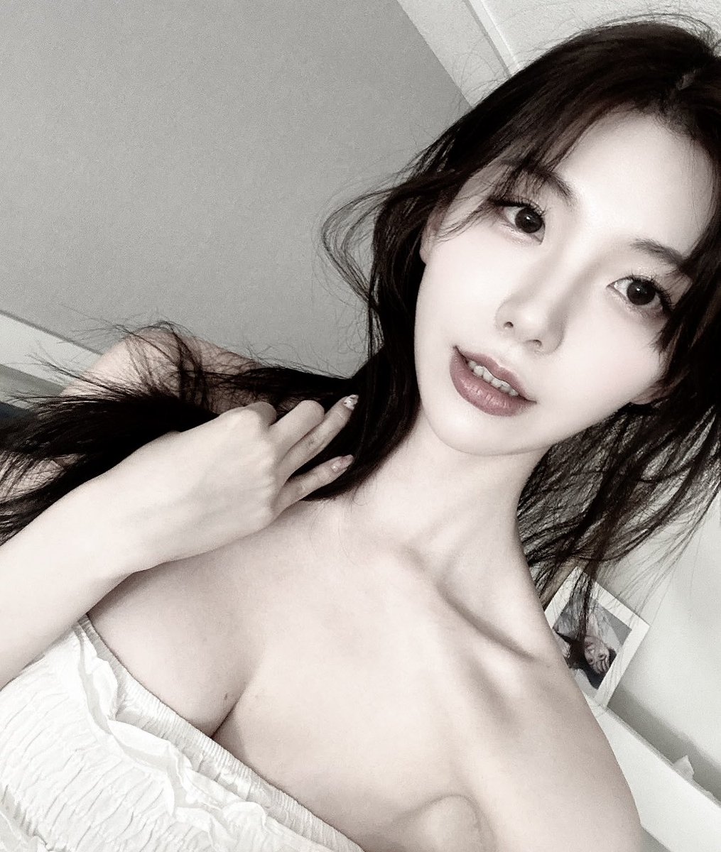 senoruitaa's tweet photo. @virtual_smut foto cakep https://t.co/G3Txood9Nz
