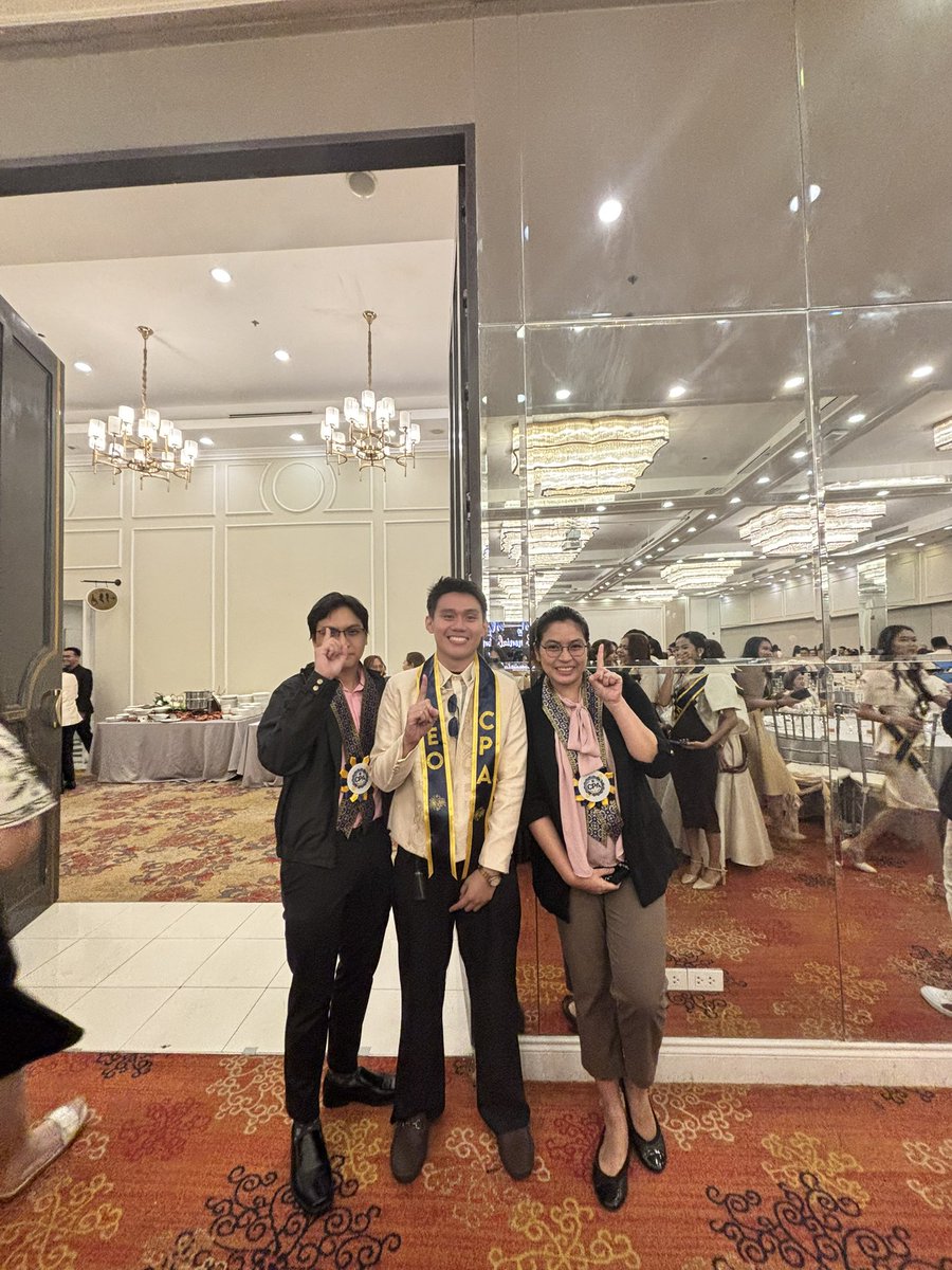 VPitao's tweet photo. Grbe sobrang saya ko as a no. 1 fan ng #GeNicole HAHAHA

Mam @khaleeyaah09 
Sir @LGM_AFAR 

Thank you for making my Monday subjects (MS &amp; AFAR) hindi nakakapagod during the review season!💖✨ https://t.co/DkUXuKzfJa