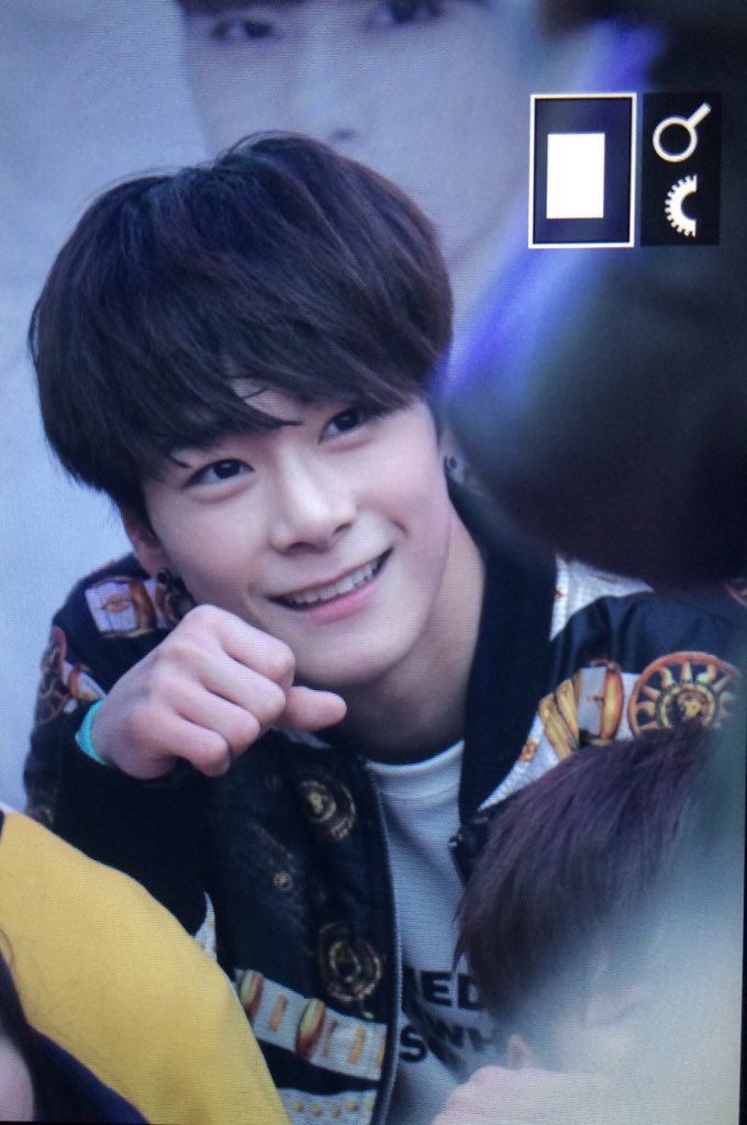 moonbin_at's tweet photo. 시간을 거슬러
우리 다시 만날 수만 있다면 

#문빈 #아스트로 #MOONBIN #ASTRO
#ムンビン #文彬 #영원한_나의_예쁜달 🌙 https://t.co/ileXYgHBq4