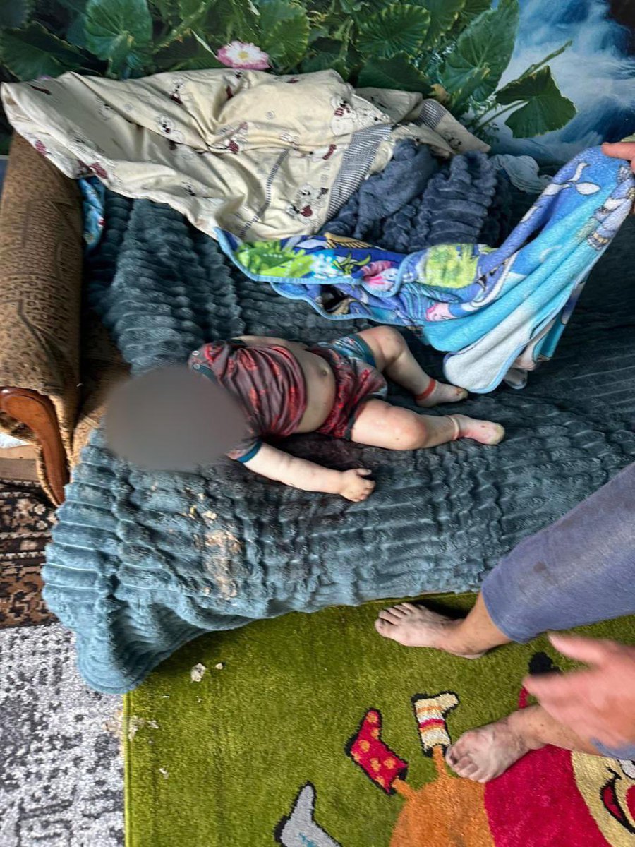 den_kazansky's tweet image. Russia killed a 1-year-old boy in the Kherson region.
His home in the village of Pravdyne was attacked with drones.
Russians proud of this