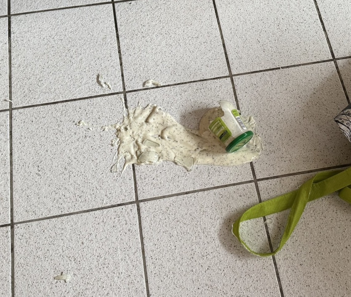 Cirdan1977's tweet photo. Ach manchmal möchte ich einfach schreien, aufstampfen oder einfach weit weg fahren... #fail #pech #scheisstag https://t.co/qguNG03Lpk