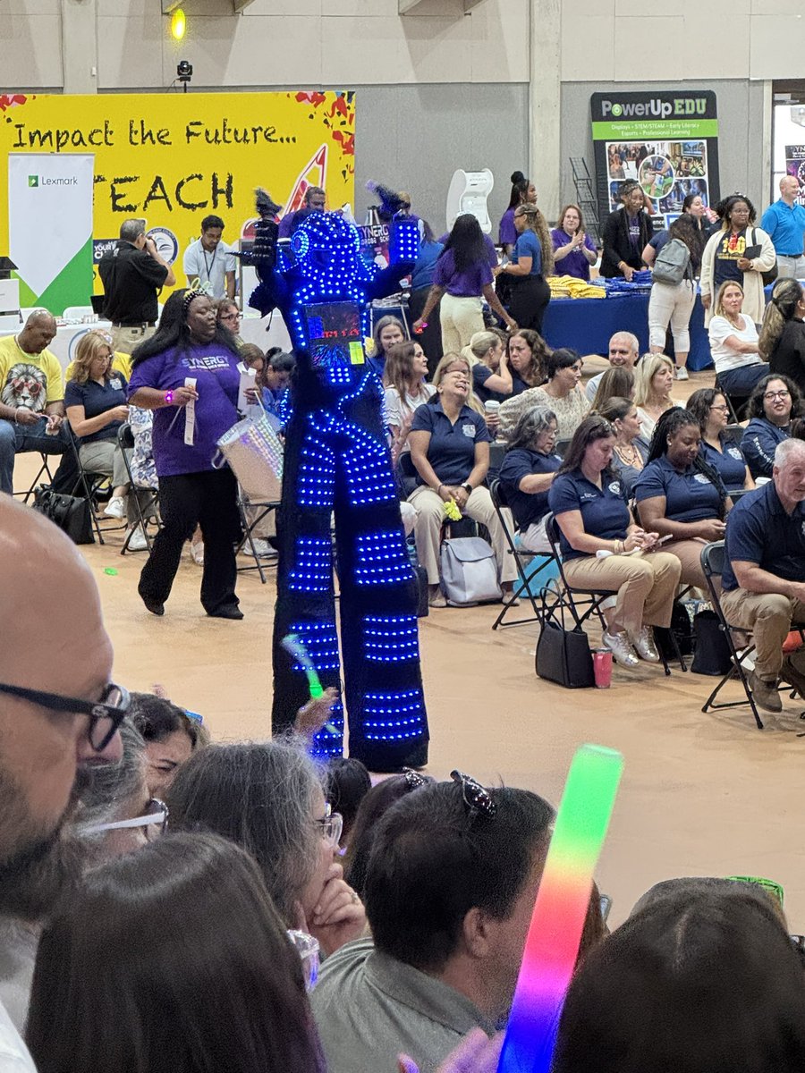 LynnMaceyras's tweet image. Great energy at Synergy this morning @MDCPS We love teachers and we love being an “A” district for 6 years in a row! Early Childhood staff is ready to commit to the coherence effect of excellence, one student, one moment at a time. @SuptDotres #YourBestChoiceMDCPS