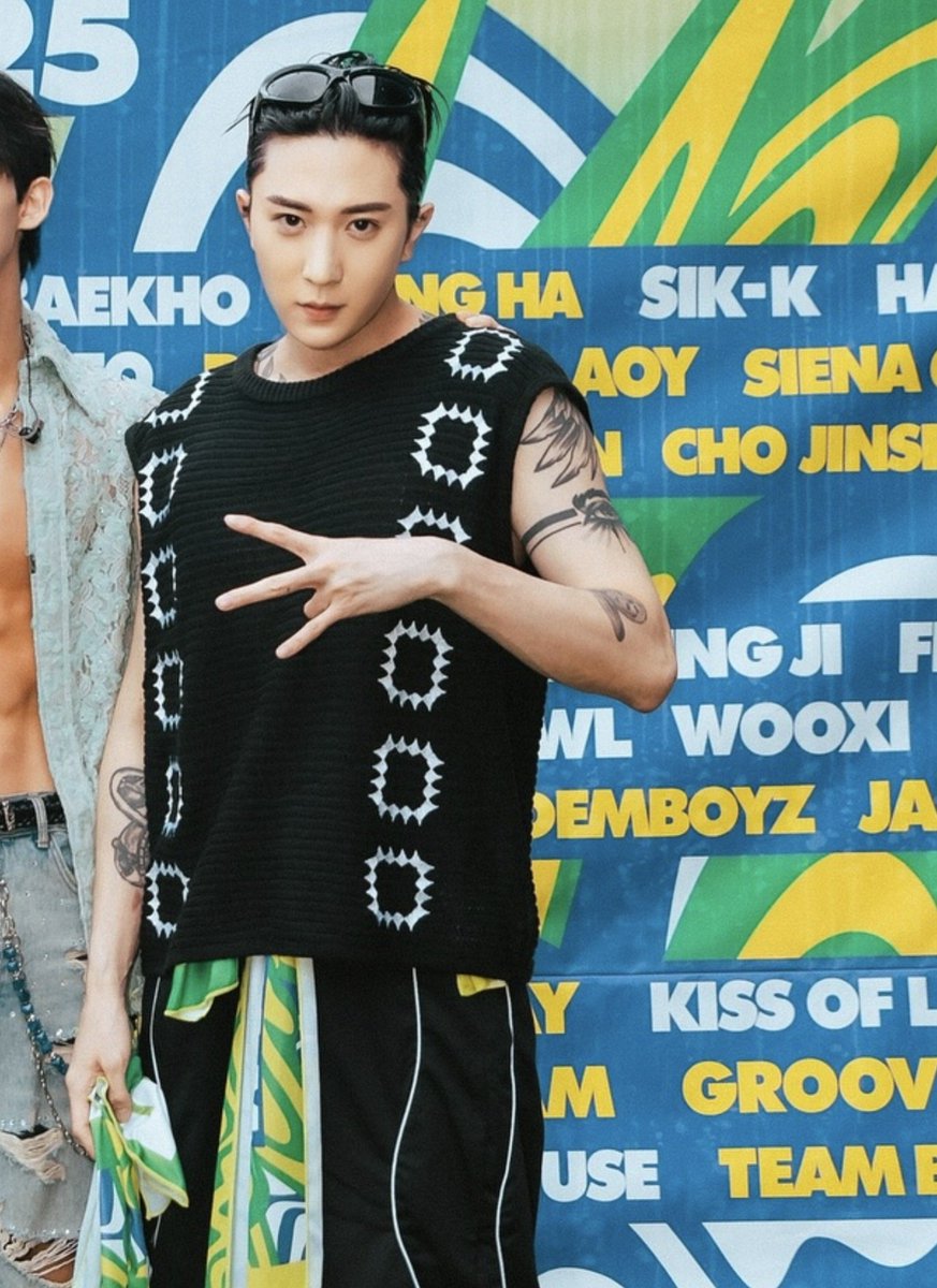 pandaMimy's tweet photo. Seeing him makes me miss Riri even more.. 💙..
ᵇᵗʷ, ᴿⁱ ʰᵃˢ ᵃ ᵛᵉʳʸ ᵍᵒᵒᵈ ᵉʸᵉ ᶠᵒʳ ˢᵗᵃʳ ᵐᵃᵗᵉʳⁱᵃˡ, ᴳˡᵒʳʸ ⁱˢ ʰᵃⁿᵈˢᵒᵐᵉ ᵃᶠ ᵃⁿᵈ ᵛᵉʳʸ ᵗᵃˡᵉⁿᵗᵉᵈ··
#DjGlory #Glory #GloRi https://t.co/GqG2y3WxuC