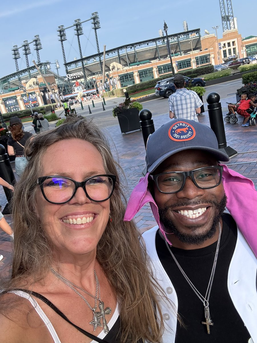 While in <a href="/CityofDetroit/">City of Detroit</a> I ran  into one of my former high school students, Vinnie!  He was headed to the <a href="/tigers/">Detroit Tigers</a>  <a href="/MLB/">MLB</a> game and I was headed to <a href="/WuTangClan/">Wu Tang Clan</a> <a href="/LCArena_Detroit/">Little Caesars Arena</a>!  👋🤩🫶🏼