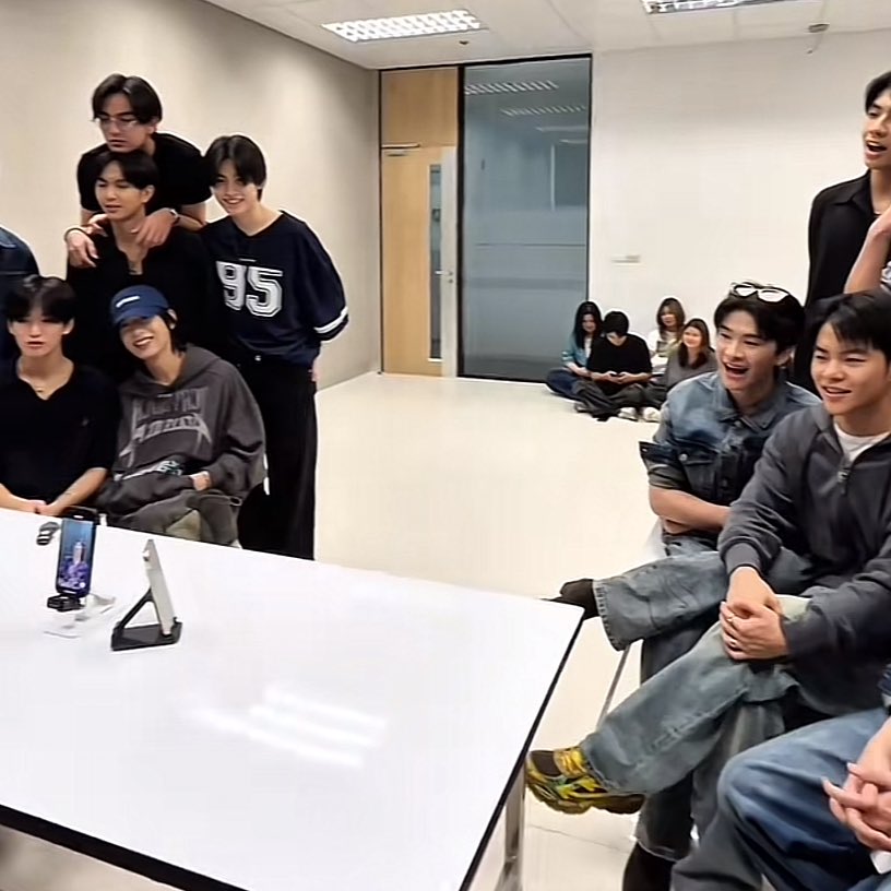 ㅌㄴ (@kh1ovele) on Twitter photo 