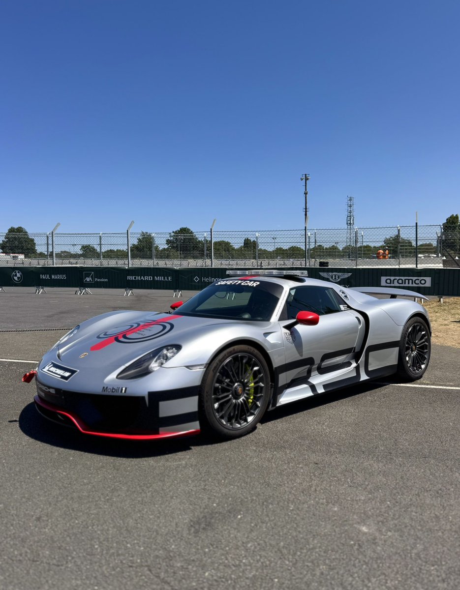Steph_Lbb's tweet image. Safetycar 😍
#LeMansClassic2025