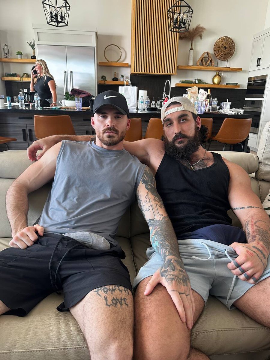 Type 'pls' if you want to unlock our collab😈