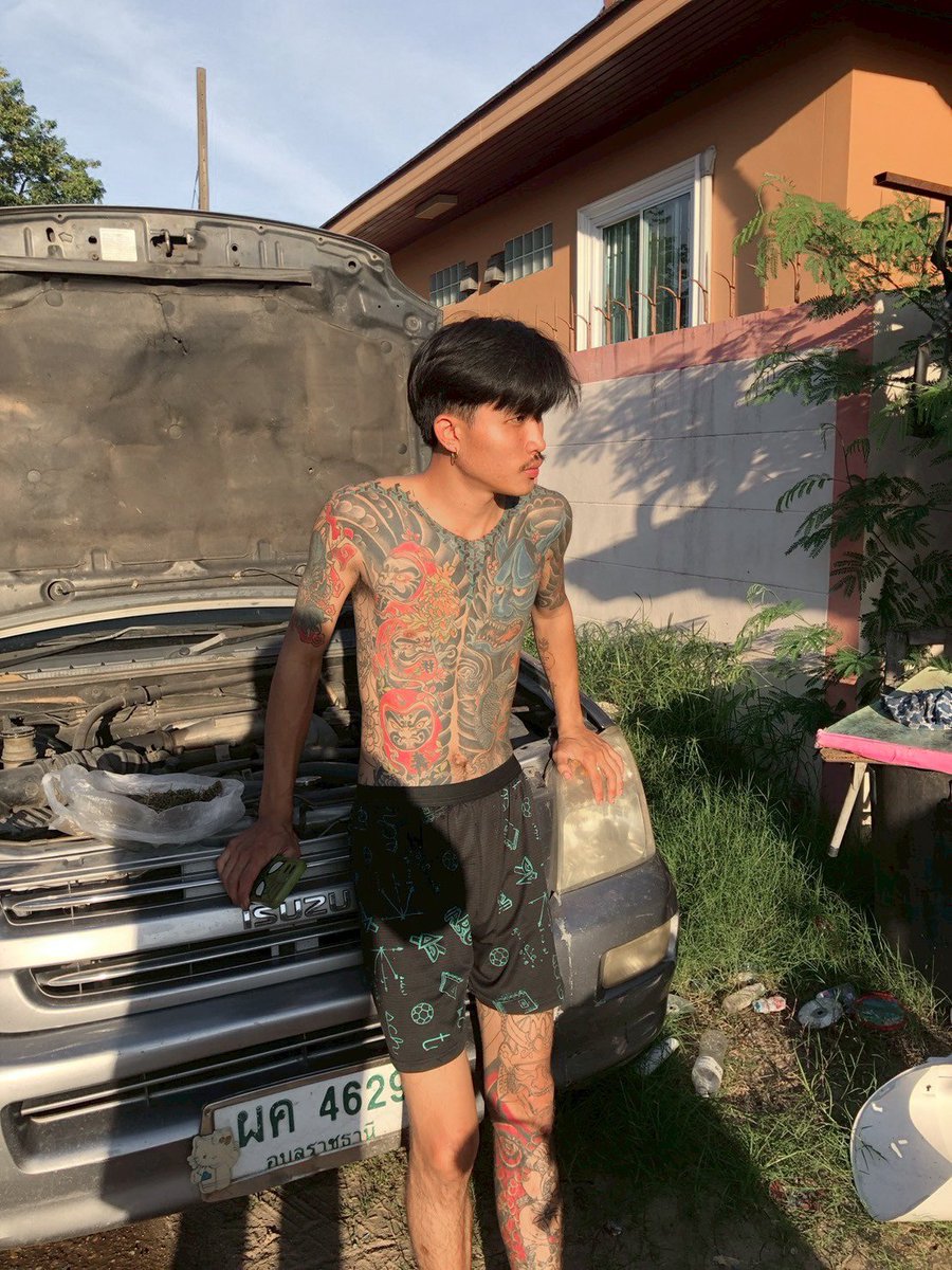 Phitthadon1's tweet photo. เหงาๆคอลกันป้ะ555 https://t.co/HxJHJrsCv9