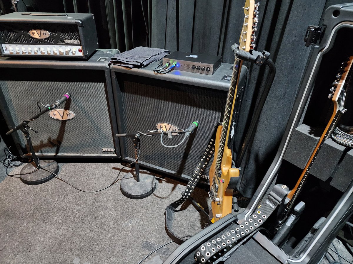 MikeOrlando1's tweet photo. My MVP of my @category7band live rig was my new @SeymourDuncan PowerStage 700! This thing simply cranks! Plenty of headroom, on the spot killer EQ voiced perfectly &amp; powered the 2 EVH 4x12 cabs in true stereo like a champ @ 16ohms &amp; loud as hell!

#seymourduncan #powerstage700 https://t.co/okJVZbIH5n
