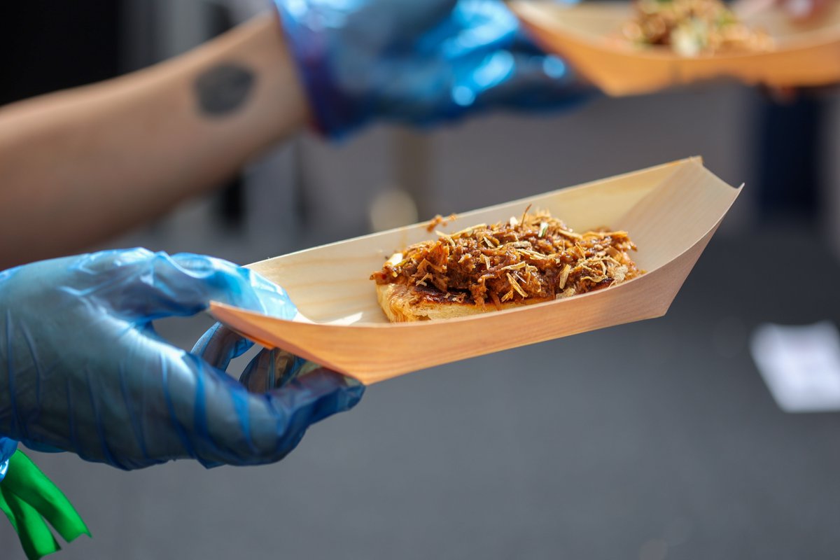 MuellerAngela's tweet photo. Tickets are on sale for Taste of Vail 2026 – April 1–4!
4 days of wine, food &amp; mountain views:
🍷 Apr 1: The Vail Pour
🍴 Apr 2: Après Tasting + Chef Competition
🌸 Apr 3: Mountaintop Rosé Tasting
✨ Apr 4: Dual Grand Galas
Details: https://t.co/GWASyby2fb
#TasteOfVail2026 https://t.co/rjEXuDeULF