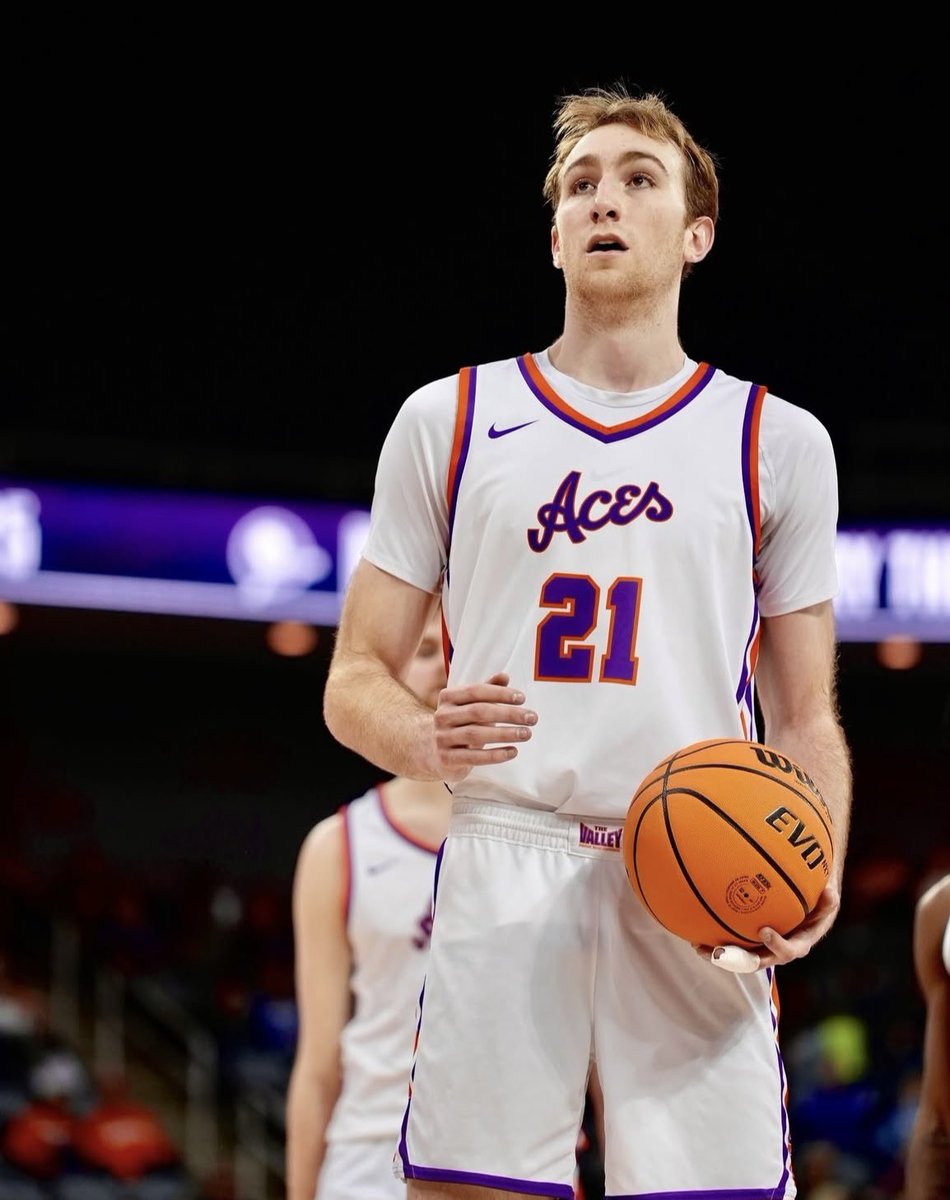 Jevin Redman (@jevin_13) on Twitter photo Episode 35 of โAces on the Airโ comes out tomorrow afternoon. It starts a month plus of <a href="/UEAthletics_MBB/">UE Men's Basketball</a> summer content.
The next 5-6 weeks we will have an episode with 2 players each week + some video highlights from their summer workouts.
Tomorrow, you will hear from Alex Episode 35 of โAces on the Airโ comes out tomorrow afternoon. It starts a month plus of <a href="/UEAthletics_MBB/">UE Men's Basketball</a> summer content.
The next 5-6 weeks we will have an episode with 2 players each week + some video highlights from their summer workouts.
Tomorrow, you will hear from Alex