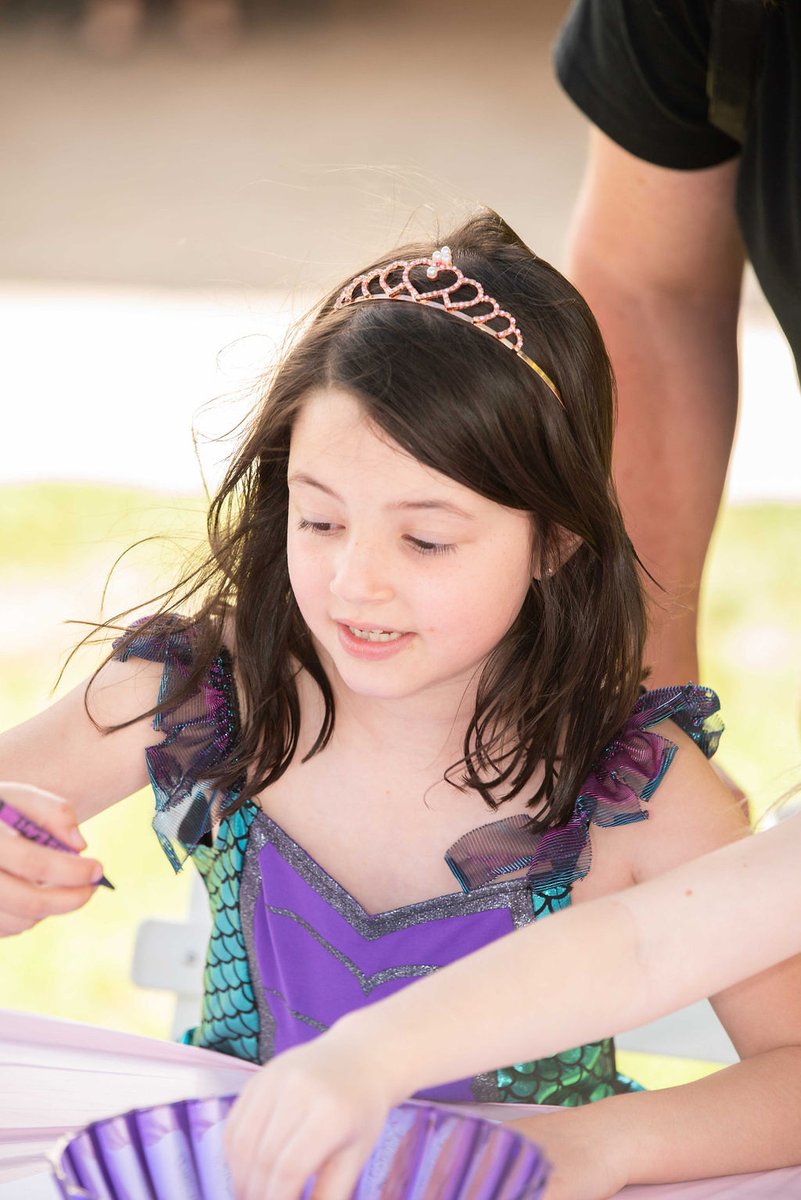 pittsburghparks's tweet image. 🎉 Looking for a one-of-a-kind birthday spot? 🎠 Celebrate with a spin! 🎉 Host your celebration at the PNC Carousel in Schenley Plaza! Enjoy unlimited rides, space to gather for your entire entourage, and festive fun in the heart of Oakland.
🎁 Perfect for kids (and kids at…