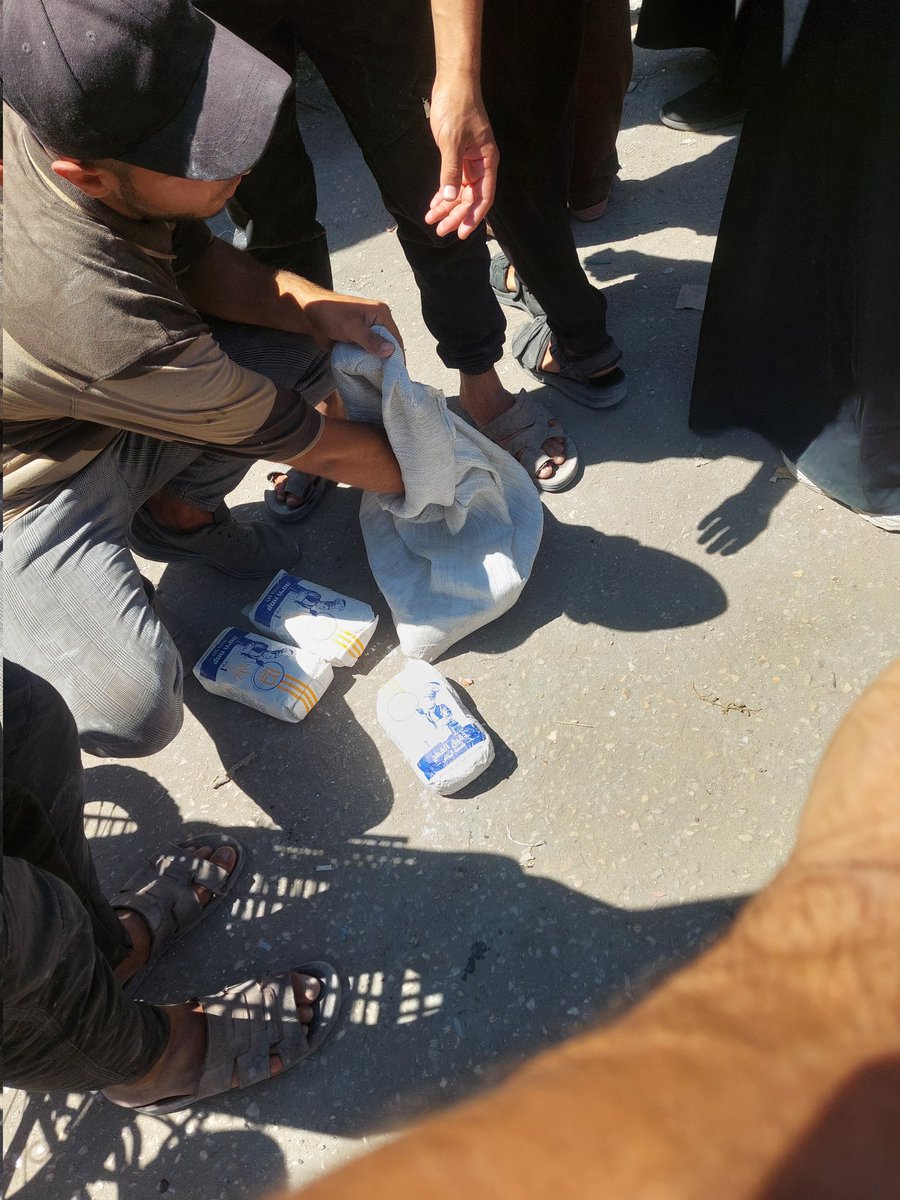 Tamer_Moshtaha's tweet photo. 8341/9000🎯
The suffering continues from getting water to getting flour
The suffering was not limited to the high price of flour.
The price of getting cash increases with the increase in the money.
The added value reached 43%,so we can dwarf the withdrawal of money from banks.
📍https://t.co/8Iakjwnhje
📍https://t.co/bKOido27RP