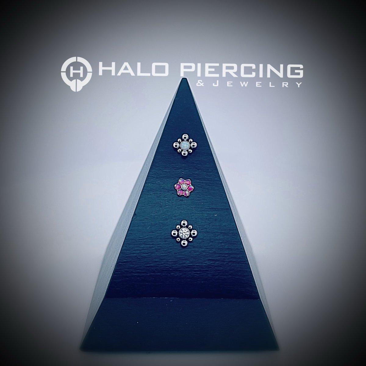 HaloPiercing's tweet photo. Titanium beads are a great alternative to gold, and we offer in-studio anodization to change the color of the metal for you. ⁠
⁠
📍 10 West Camelback Road | Phoenix, AZ⁠
📖 @ https://t.co/W3ox24qRyf and for details.⁠
⁠
Remember ID. See you soon.⁠
⁠ https://t.co/WHxeuVNLw0