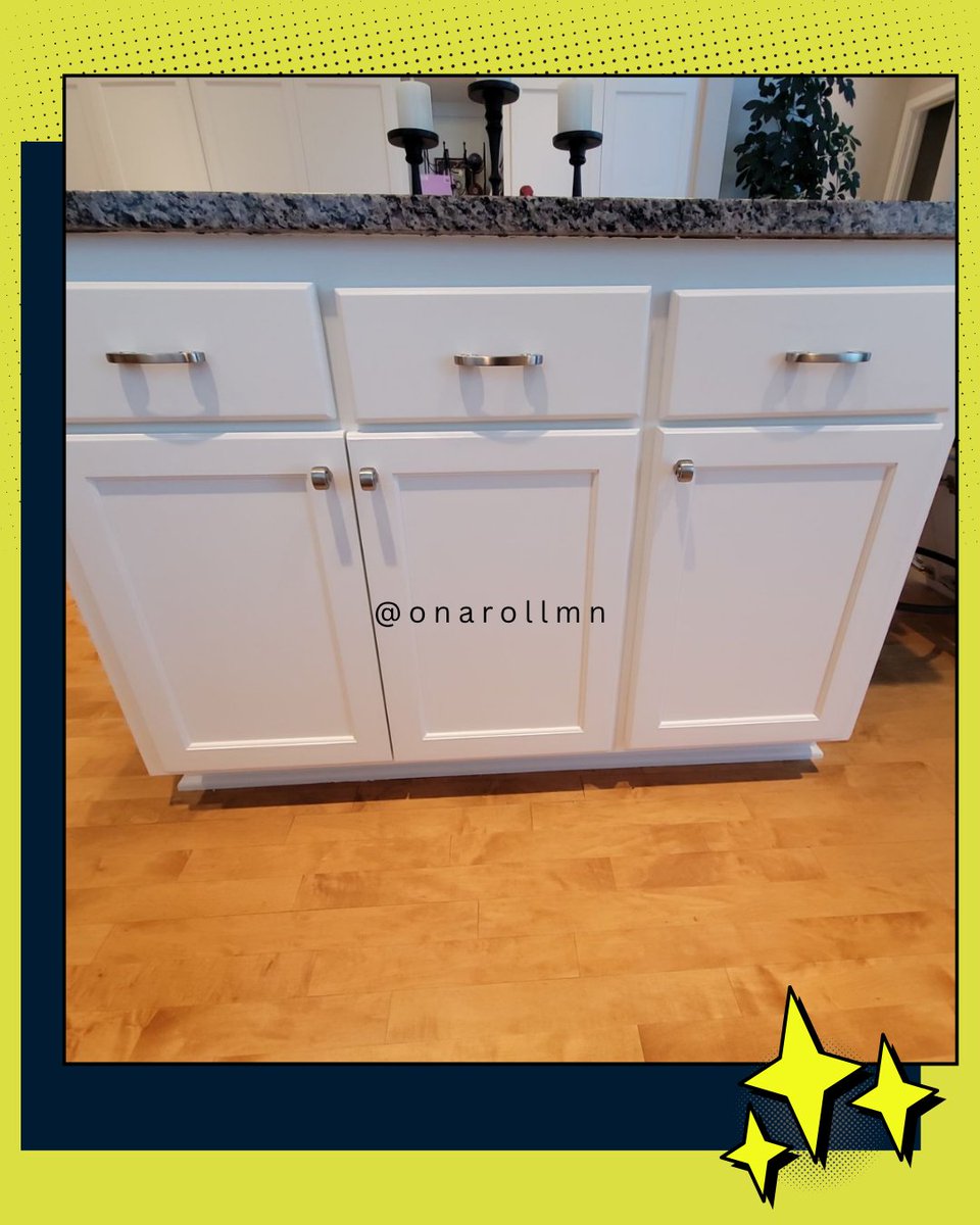 Onarollmn's tweet image. This crisp white finish brought so much light into the space—proof that color changes everything! 🤍🤍

#WhiteKitchenGoals #CabinetPainting #KitchenCabinetUpgrade #PaintedNotReplaced #OnARollLLC #minnesota