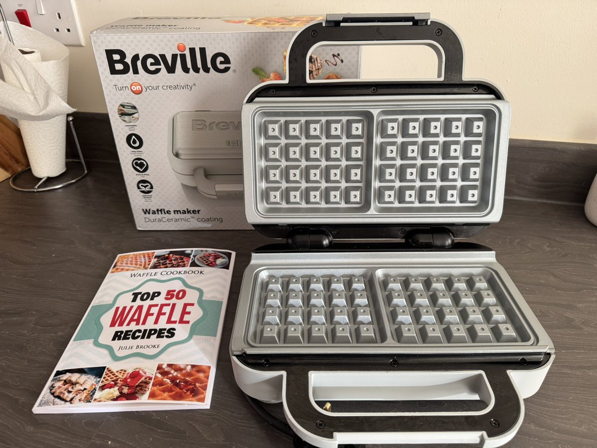 Mr_H_YouTube's tweet photo. What would you like to see us cook up?
Thank you so much Wendy.W in Texas for our waffle maker and recipe book! I think you could tell from the live how excited we are to use it.
#mrhandfriends #waffles #wafflemaker #breville #wafflerecipes https://t.co/VkHuI2LuuK