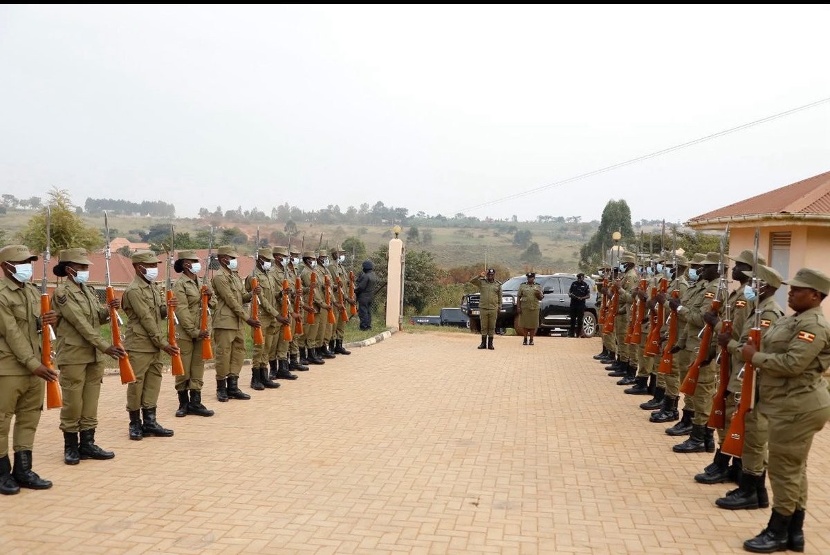 NayebaleDavid's tweet photo. IGP @igp_ug1 companied by Director of Operations AIGP  @Mwesigwa_Frank1, Director CPC AIGP @bamunoba24, and Commander Field Force Unit AIGP Nuwagira John, he addressed #Sembabule District Security Committee alongside candidates participating in the ongoing NRM primaries. https://t.co/tboQm7nz6P
