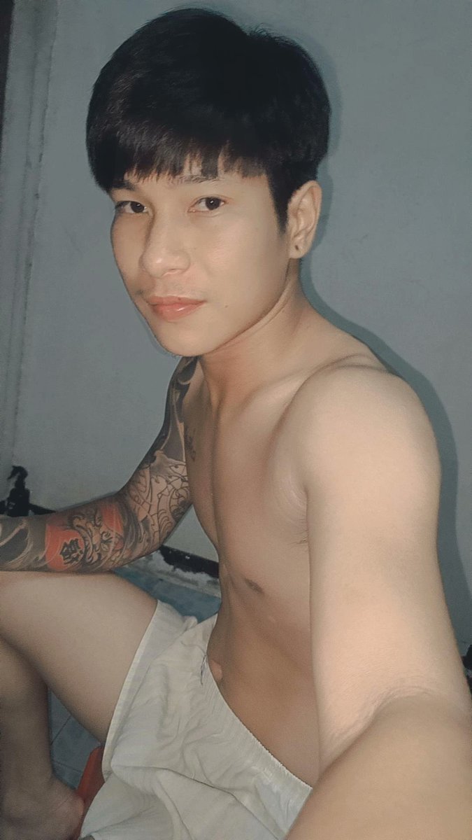 นา' โร๊ตตต tweet media