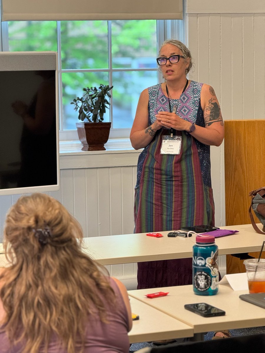 VARuralCenter's tweet image. Wytheville resident and #VRLI cohort member Jen Otey welcomed everyone to town!
She’s seen Wytheville’s revitalization firsthand bringing more people into downtown and received a grant for her small business. @VisitWytheville
“If I can’t find a parking spot, I don’t complain!”