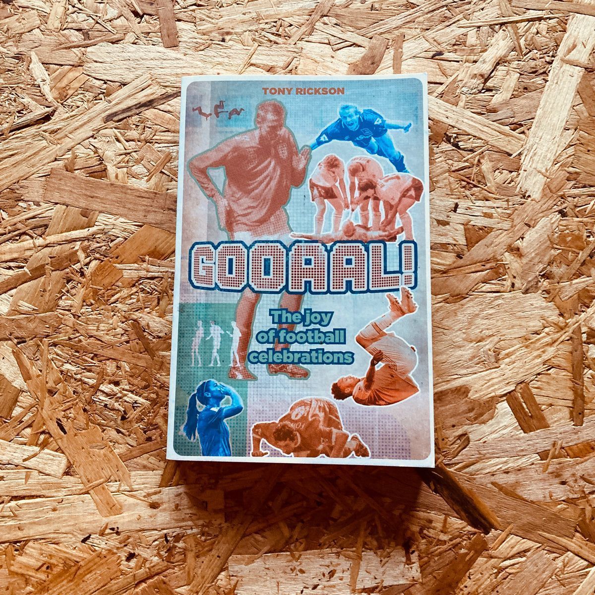 StanchionBooks's tweet photo. 𝐑𝐄𝐒𝐓𝐎𝐂𝐊 | GOOAAL!: THE JOY OF FOOTBALL CELEBRATIONS by @tonyrickson2

A fantastic book which celebrates the football celebration, from the traditional firm handshake to the latest choreographed routine and everything in between

@pitchpublishing

🛒 https://t.co/tcPQGZjobz https://t.co/b76mo16c4K