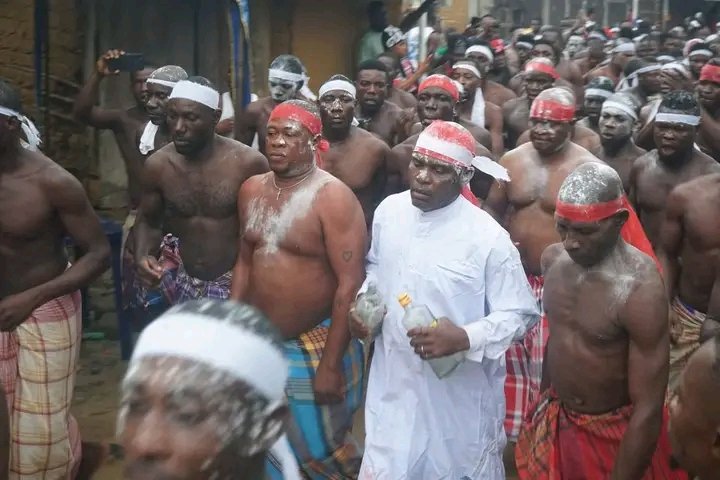whiitetyger's tweet image. Chronicles of Unyeada Fish Festival 2025 Andoni - Eastern Ijaw people
Men mount .....