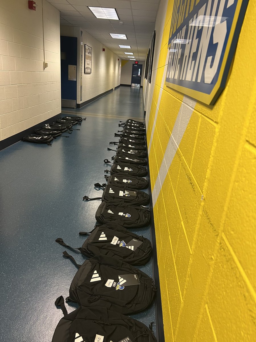 DelawareEQ's tweet image. Packing bags 💼 @udbluehendance_ issue day coming soon 👀