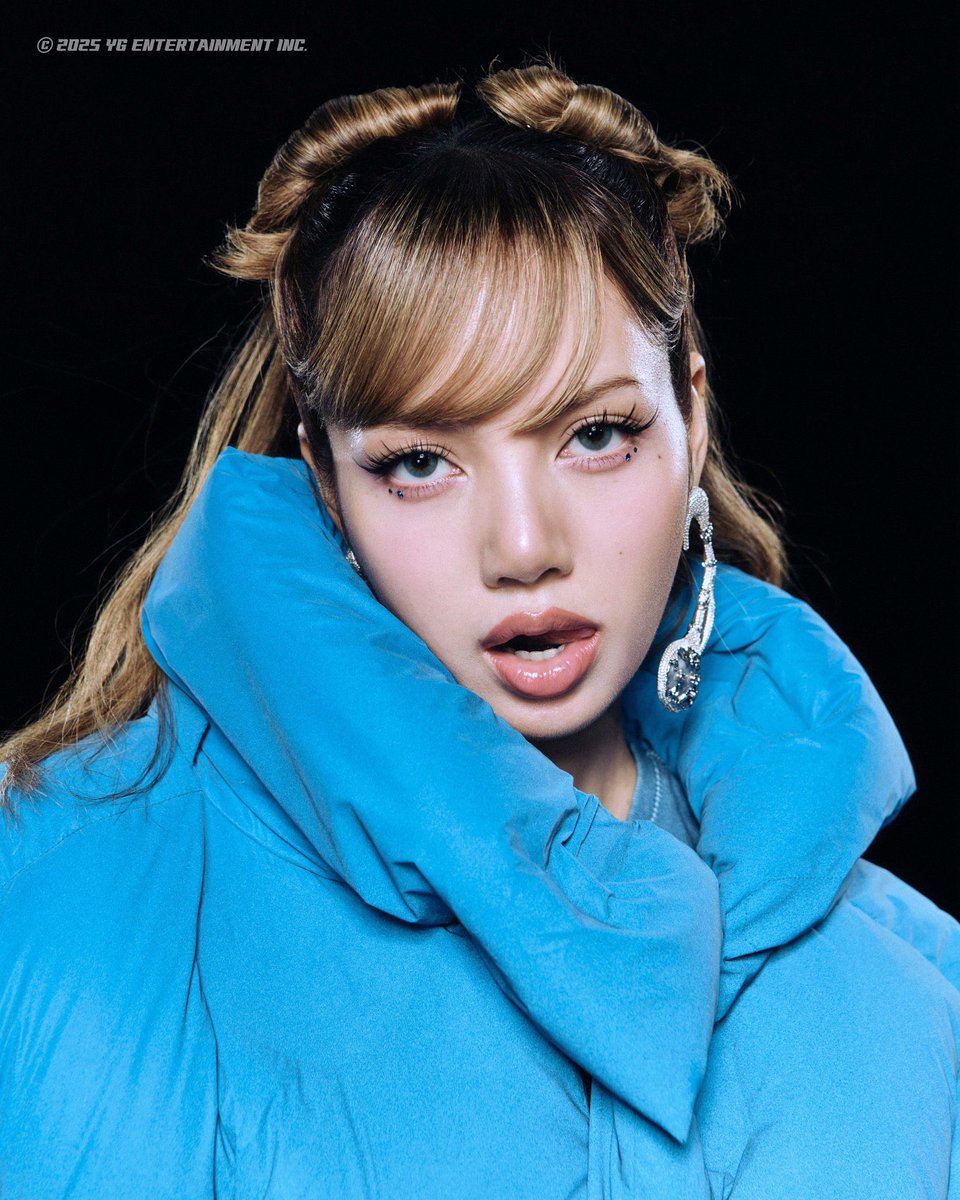 LISANATIONS_'s tweet photo. #LISA x JUMP (@BLACKPINK) https://t.co/Z7MlRygkRL