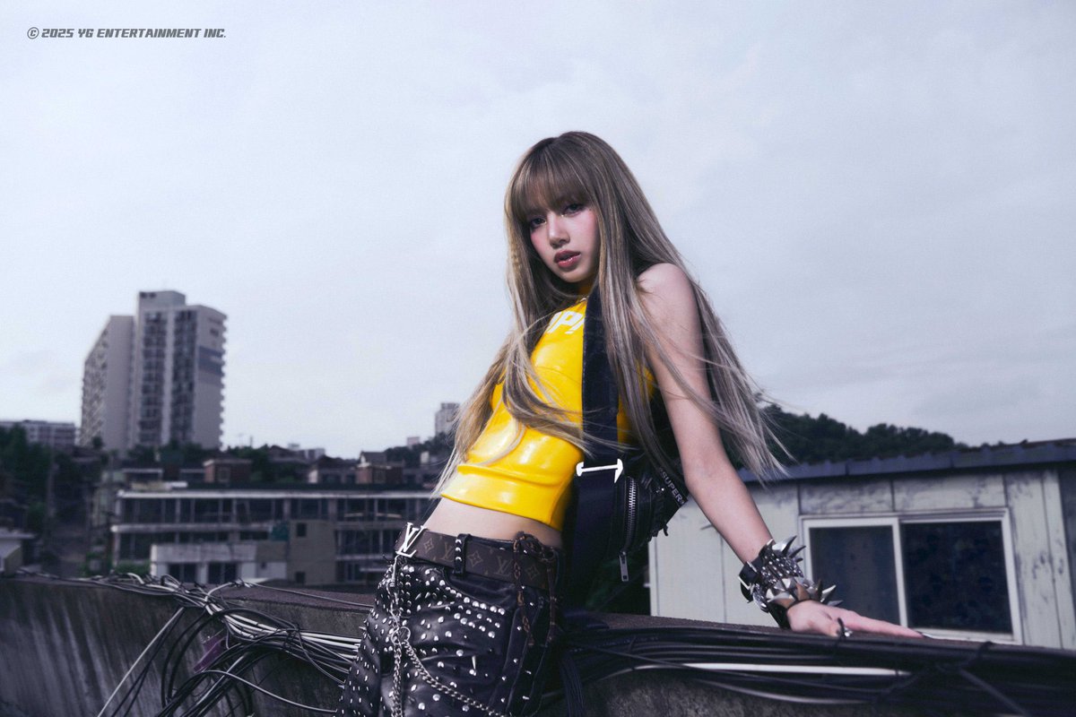 LISANATIONS_'s tweet photo. #LISA x JUMP (@BLACKPINK) https://t.co/Z7MlRygkRL