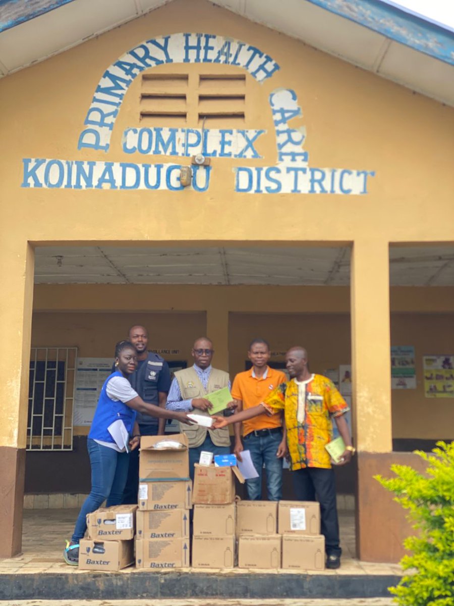 WHOSierraLeone's tweet image. In Koinadugu, WHO handed over essential medical supplies to bolster the mpox response and joined the district hospital in presenting discharge cards to survivors, symbolizing steps towards recovery and resilience.