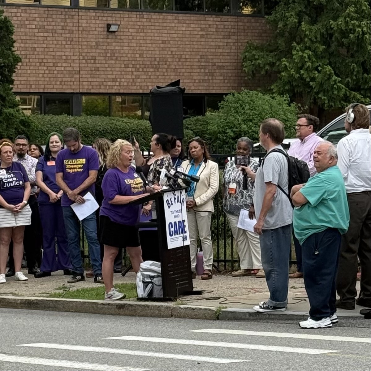 LGSabinaMatos's tweet image. I stand with @1199SEIU and Rhode Island’s striking health care workers today and everyday. Butler workers are now approaching week 8 of their strike as they push for a fair contract. Let’s keep at it, because when we fight, we win!
#UnionStrong