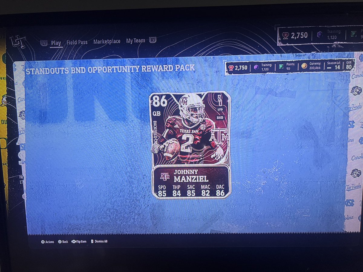 Krist0999's tweet photo. Pulled three training packs and got bs so I did my solos and got manziel lol. Solos def juiced rn @Zirksee https://t.co/5YdkVIMKmS