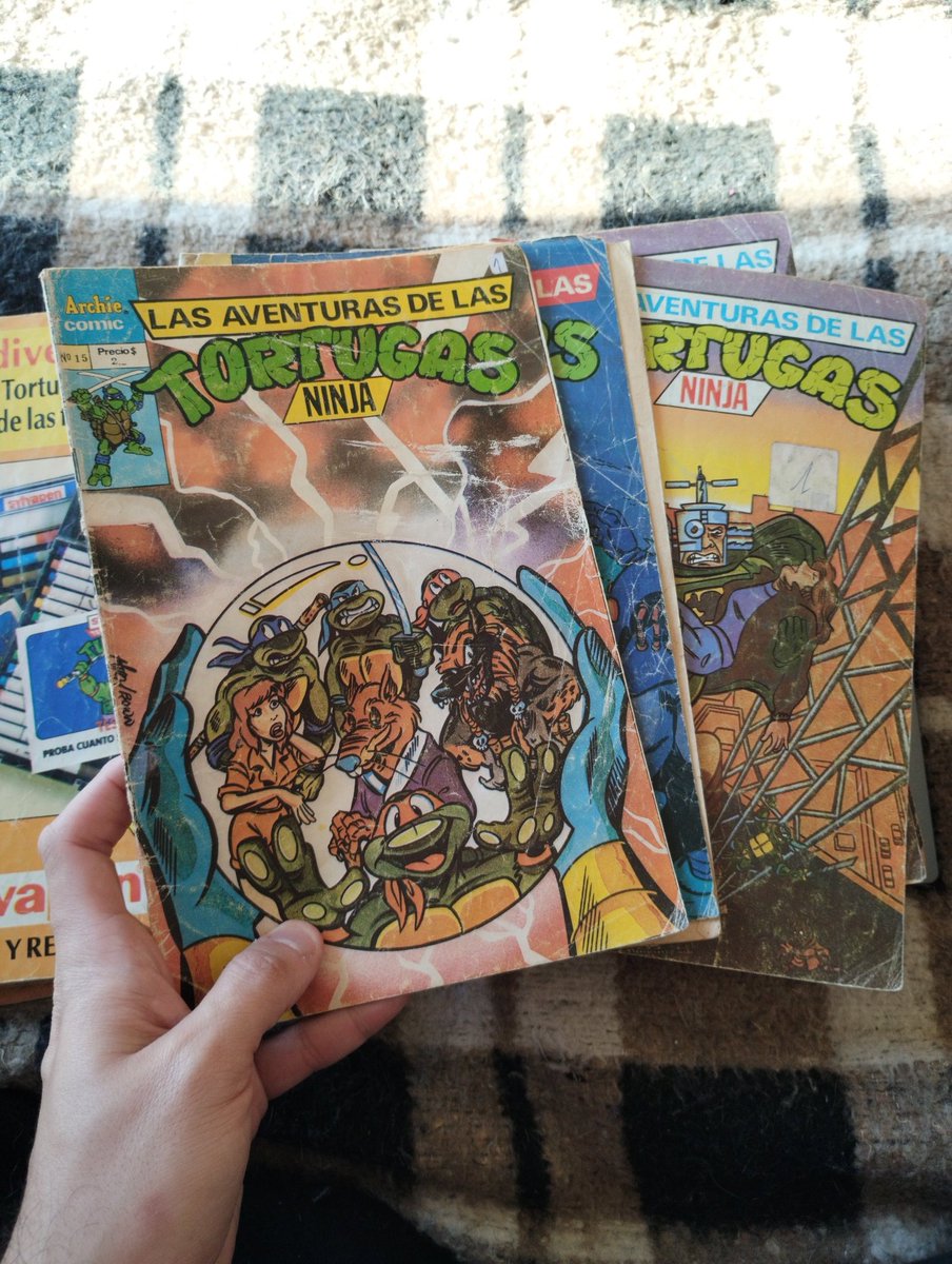 BrianJanchez's tweet image. Está colección de historietas de las Tortugas Ninja la tengo desde los 5 años.
El domingo, me compré unas revistas que no tenía.
Me faltan los números 4, 5 y 6 para completar los 31 números editados.
Es más, tengo repetidas hasta tres veces a algunas.