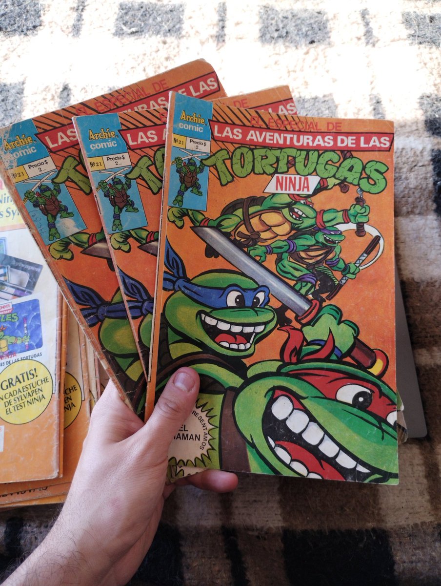BrianJanchez's tweet image. Está colección de historietas de las Tortugas Ninja la tengo desde los 5 años.
El domingo, me compré unas revistas que no tenía.
Me faltan los números 4, 5 y 6 para completar los 31 números editados.
Es más, tengo repetidas hasta tres veces a algunas.