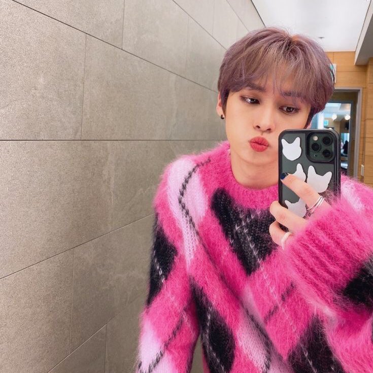 hyungsfavorite's tweet photo. this is MY queer icon https://t.co/C4ykPg1EnE
