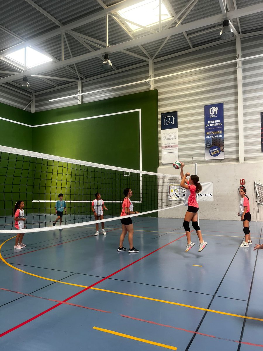 CdeRandori's tweet photo. 📆 Campus #Voleibol @RandoriSport #2025 🏐

Tercera semana de nuestro campus de voleibol en Pozuelo ☀️

📍@stlouisfrancais | Pozuelo 

@randorisport | @DeportesECM | @JomaSport https://t.co/93DFUXdBA0