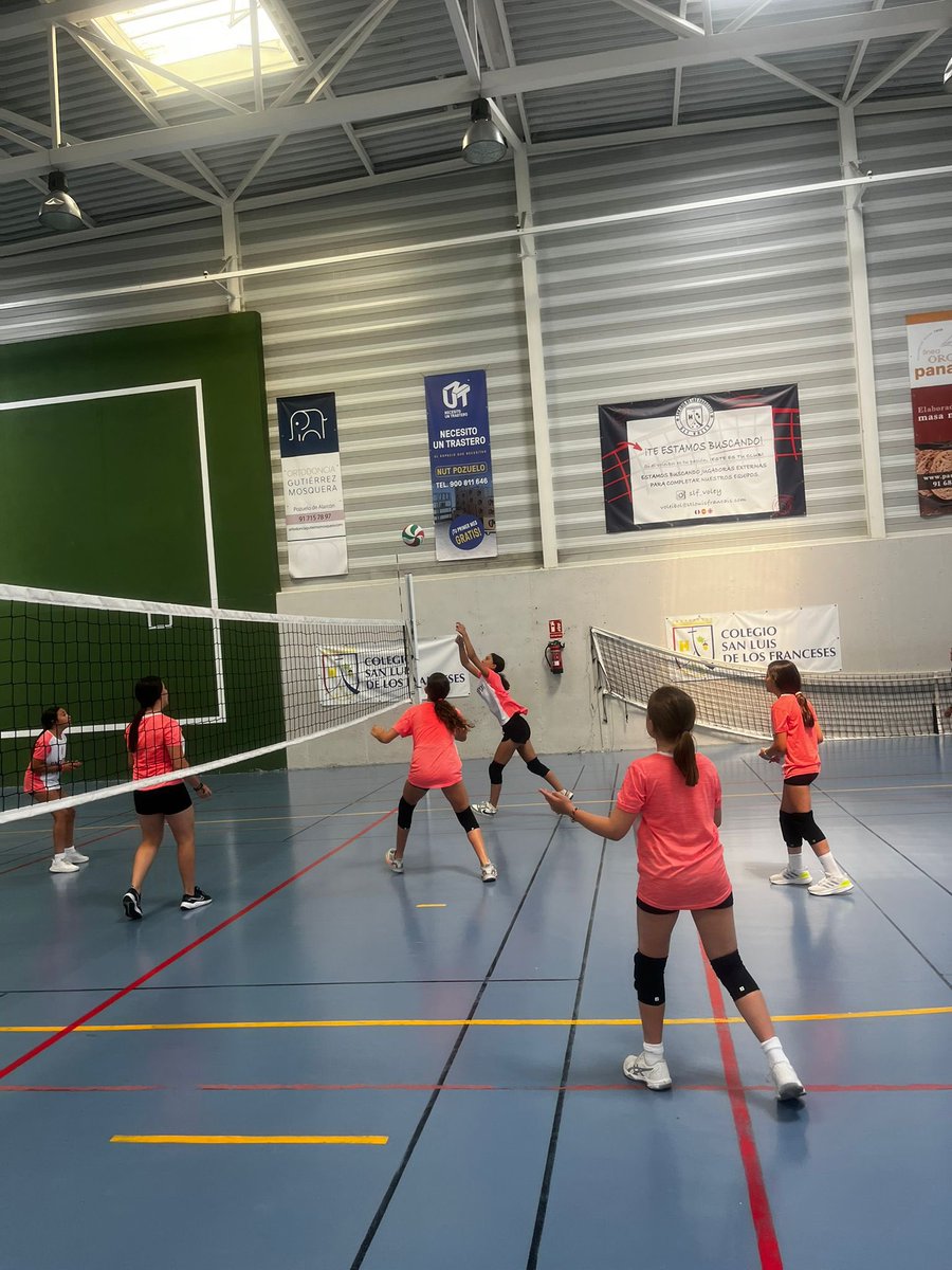 CdeRandori's tweet photo. 📆 Campus #Voleibol @RandoriSport #2025 🏐

Tercera semana de nuestro campus de voleibol en Pozuelo ☀️

📍@stlouisfrancais | Pozuelo 

@randorisport | @DeportesECM | @JomaSport https://t.co/93DFUXdBA0