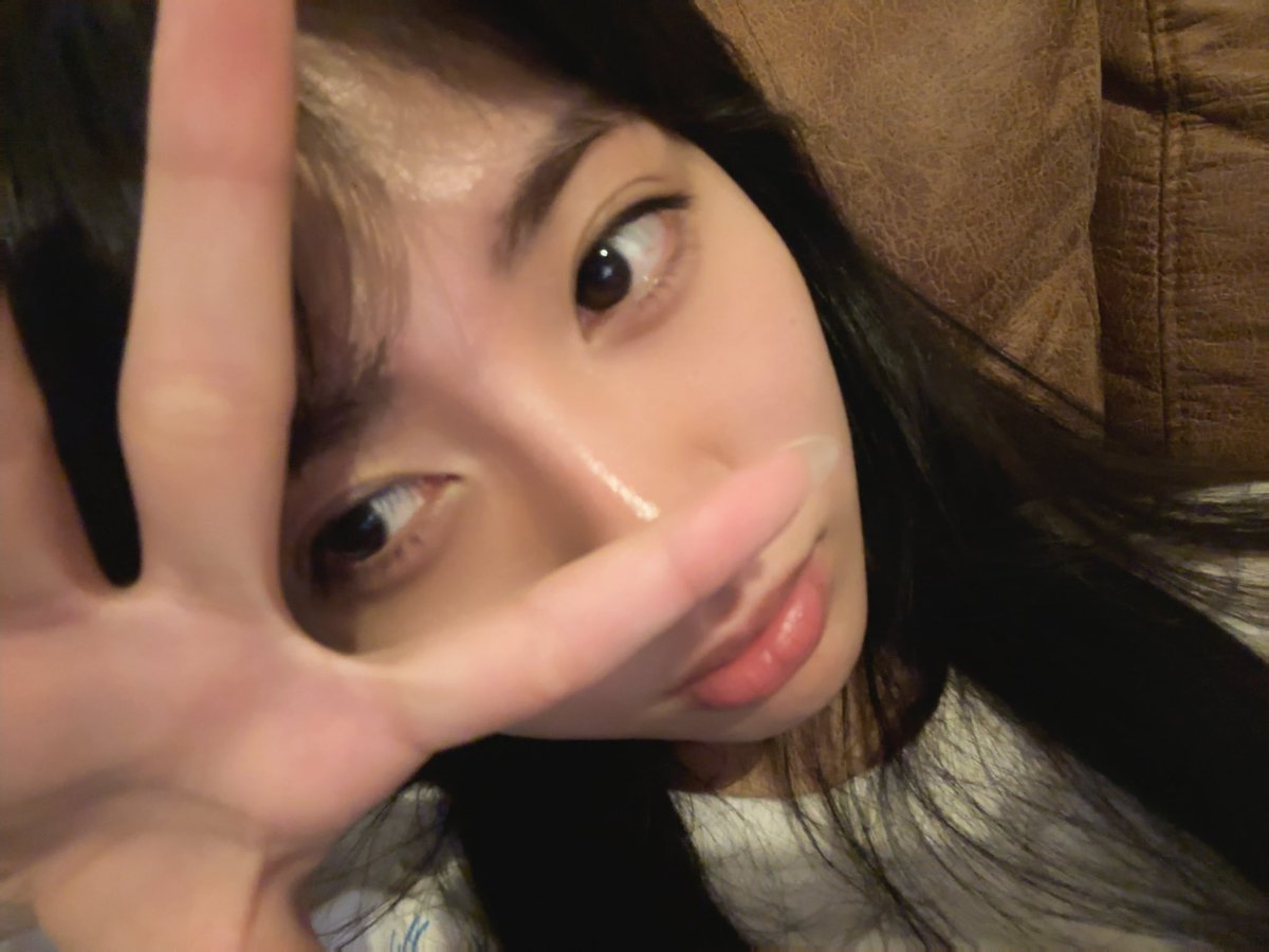 みんな今日もお疲れ様😊
疲れたねぇー
れいも疲れた
1日がんばったね
明日何が起こるかわからんけど
全部受け入れて生きていくしかないんよね
毎日楽しい💕
みんなの毎日れいが楽しくしたい！
っておもってるよ^^
おやすみ