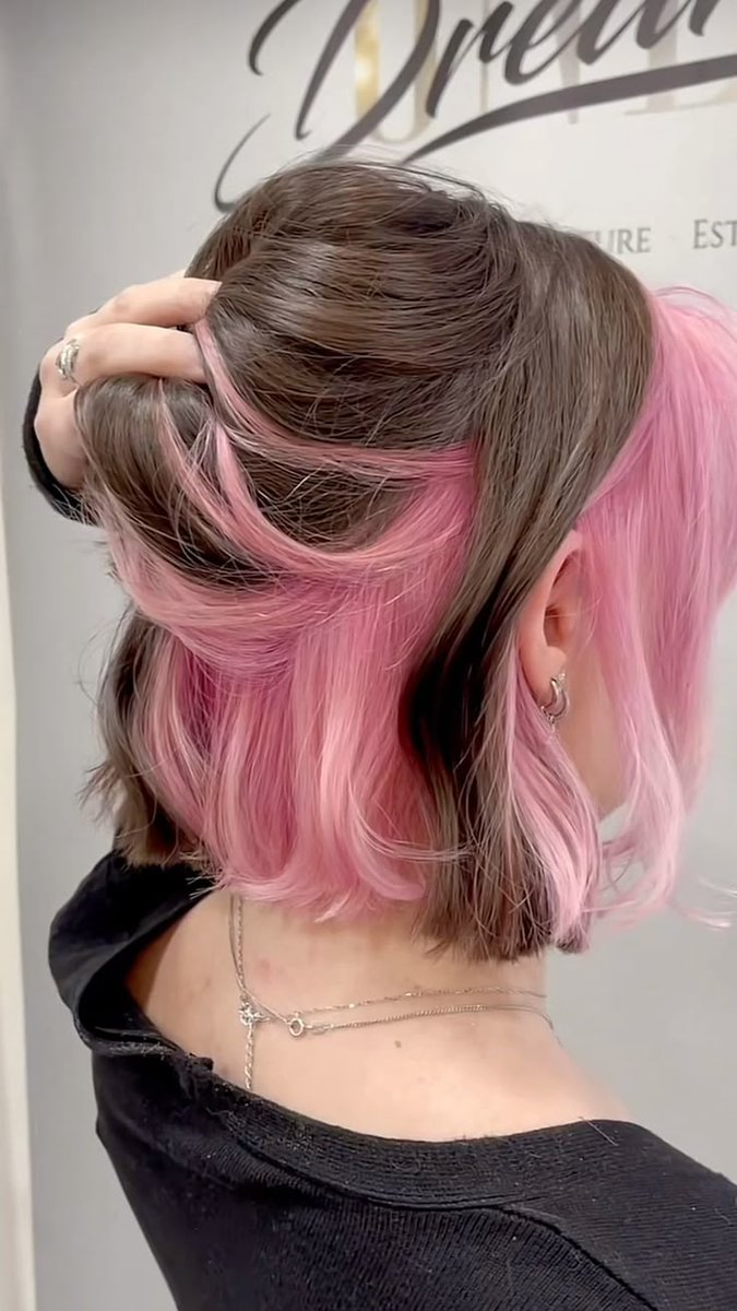 Maroon_Rosetti's tweet photo. @oreoakie Idk what color you usually go for, but I've recently been obsessed with fox hair (pic 1 and 2). Callico hair's also pretty nice (pic 3) and the pick-a-boo (pic 4) color is always a good choice https://t.co/tbCrdaKrm2